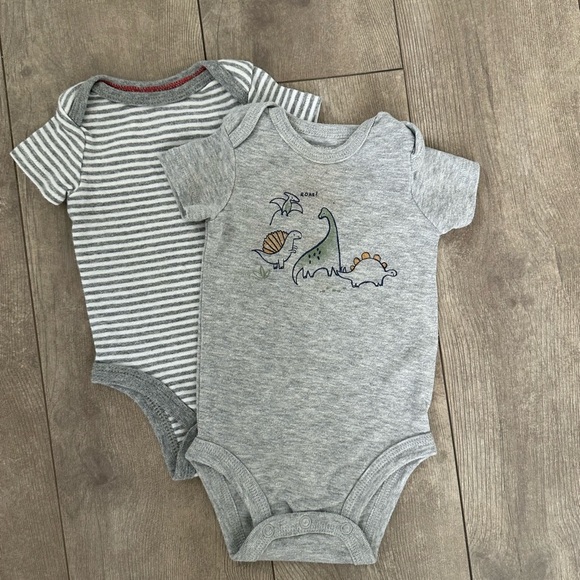 0-3 Month Baby Boy three piece matching outfit set - Picture 8 of 9